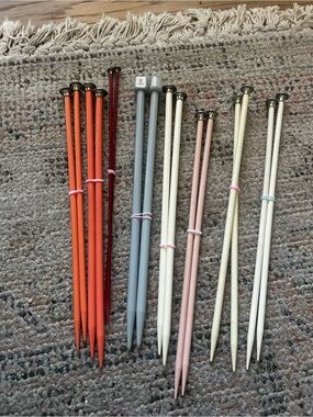 Assorted Knitting Needles - Mixed Colors